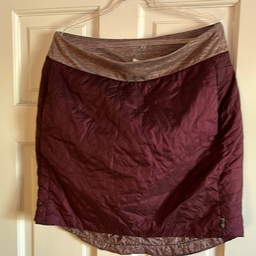 Mountain hardware size large down skirt.